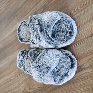 Womens Fuzzy Flips Flops